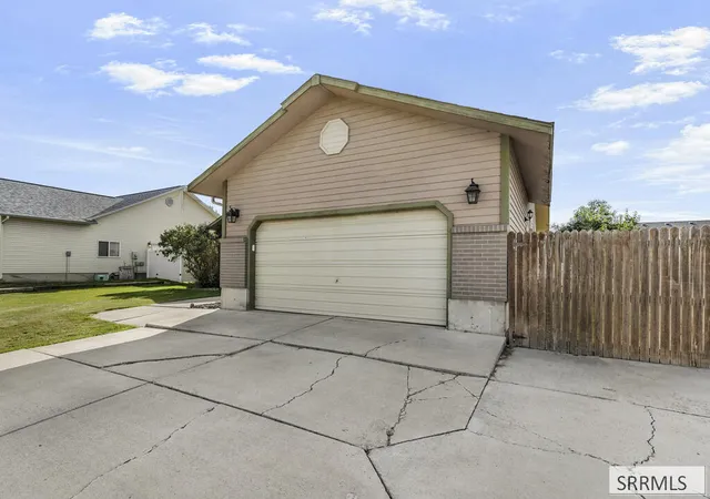 Photo 2 of Single family home for sale at 5471 Jerry Ln, Pocatello, ID 83202 | MLS# 2189025 | Listing updated on 2026-09-04