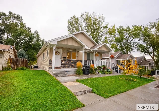 Photo 2 of Townhouse for sale at 1140 Bingham Ave, Idaho Falls, ID 83402 | MLS# 2189458 | Listing updated on 2026-10-26