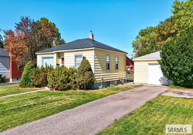 Photo 2 of Single family home for sale at 734 Dogwood St, Pocatello, ID 83201 | MLS# 2189493 | Listing updated on 2026-09-25