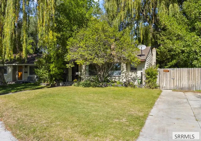 Photo 1 of Single family home for sale at 131 Beacon Dr, Idaho Falls, ID 83402 | MLS# 2189427 | Listing updated on 2026-10-26