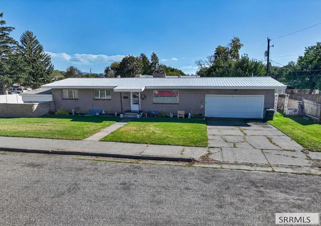 Photo 1 of Single family home for sale at 1260 10th Street, Idaho Falls, ID 83404 | MLS# 2189434 | Listing updated on 2026-10-26
