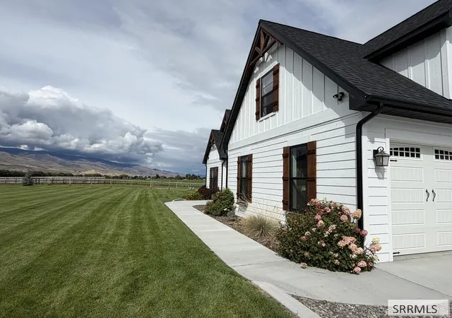 Photo 2 of Single family home for sale at 25 Northern Lights Rd, Salmon, ID 83467 | MLS# 2189363 | Listing updated on 2026-09-29
