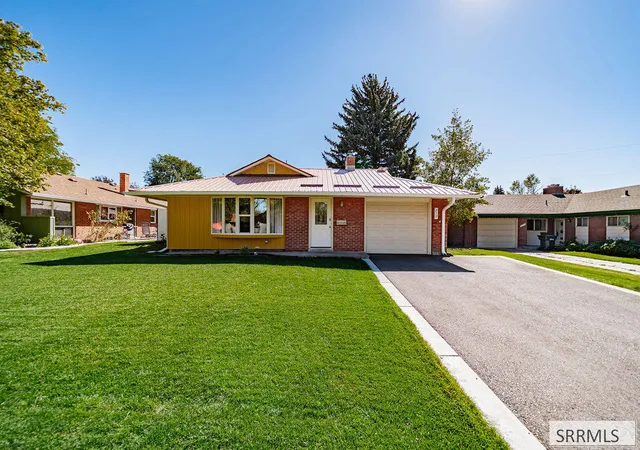 Photo 1 of Sale Pending at 818 Maplewood Dr, Idaho Falls, ID 83401 | MLS# 2189618 | Listing updated on 2026-10-28