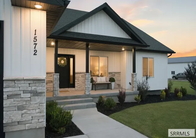 Photo 2 of Single family home for sale at 1572 N 885 East, Shelley, ID 83274 | MLS# 2189117 | Listing updated on 2026-09-19