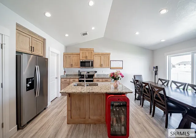 Photo 3 of Townhouse for sale at 3699 E Bate St, Idaho Falls, ID 83401 | MLS# 2188911 | Listing updated on 2026-10-06