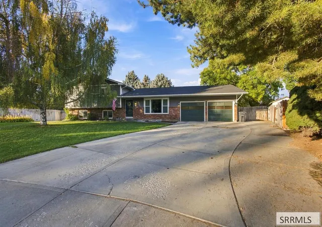Photo 1 of Sale Pending at 650 Brentwood Cir, Idaho Falls, ID 83402 | MLS# 2189661 | Listing updated on 2026-10-10