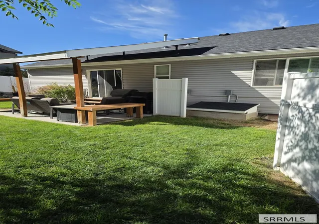 Photo 2 of Single family home for sale at 1222 Wall St, Pocatello, ID 83201 | MLS# 2189637 | Listing updated on 2026-10-25
