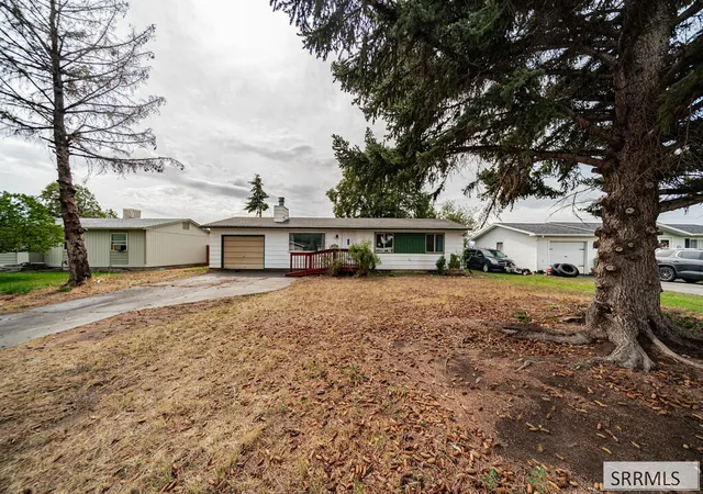 Photo 1 of Single family home for sale at 2418 Stace Cir, Idaho Falls, ID 83401 | MLS# 2189365 | Listing updated on 2026-10-16