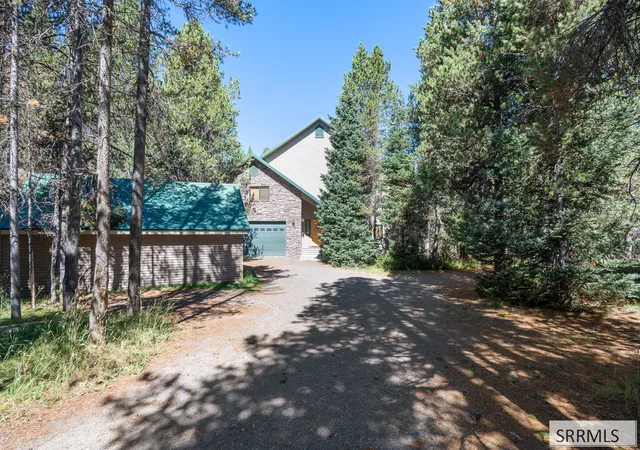 Photo 2 of Mansion for sale at 3830 Bills Loop N Rd, Island Park, ID 83429 | MLS# 2188953 | Listing updated on 2026-10-01
