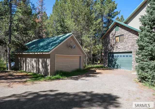 Photo 3 of Mansion for sale at 3830 Bills Loop N Rd, Island Park, ID 83429 | MLS# 2188953 | Listing updated on 2026-10-01