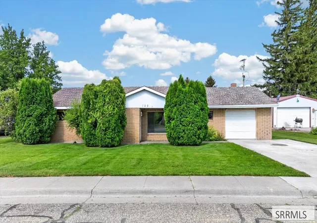 Photo 1 of Single family home for sale at 726 Curtis St, Blackfoot, ID 83221 | MLS# 2189052 | Listing updated on 2026-09-05