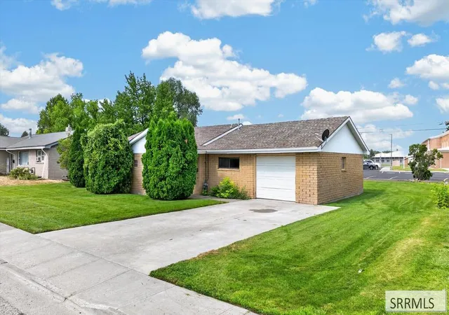 Photo 3 of Single family home for sale at 726 Curtis St, Blackfoot, ID 83221 | MLS# 2189052 | Listing updated on 2026-09-05