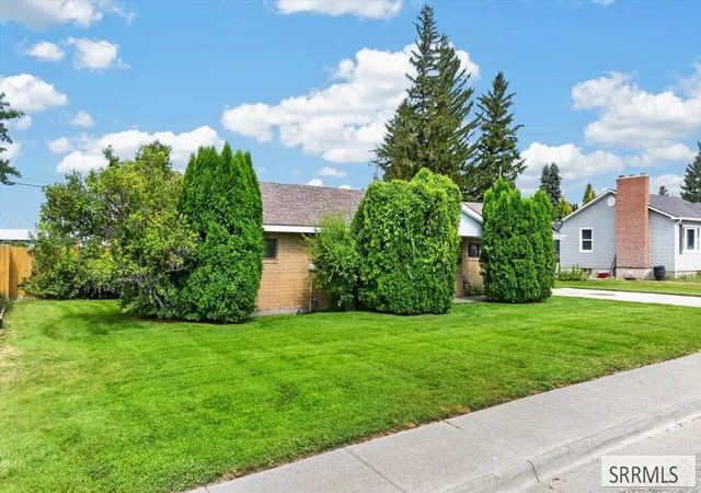 Photo 3 of Single family home for sale at 726 Curtis St, Blackfoot, ID 83221 | MLS# 2189052 | Listing updated on 2026-09-05