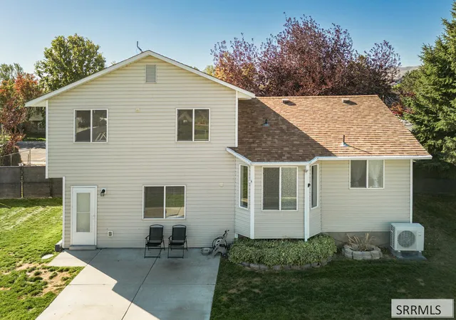 Photo 3 of Single family home for sale at 870 Harold Dr, Pocatello, ID 83202 | MLS# 2189568 | Listing updated on 2026-10-10