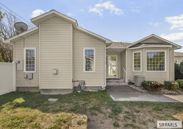 Photo 1 of Sale Pending at 3255 Sonora Dr, Idaho Falls, ID 83404 | MLS# 2188957 | Listing updated on 2026-09-08