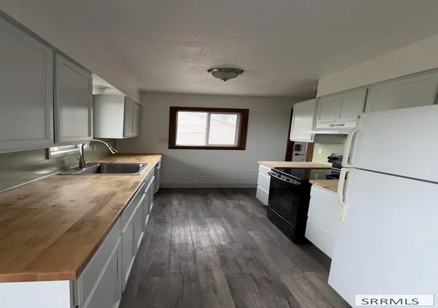 Photo 4 of Sale Pending at 41 S 1190 West, Blackfoot, ID 83221 | MLS# 2189809 | Listing updated on 2026-10-14