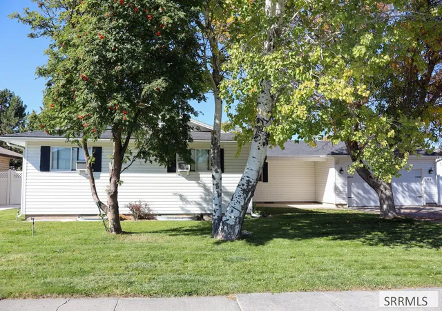 Photo 2 of Single family home for sale at 635 Reagan Ave, Idaho Falls, ID 83401 | MLS# 2189575 | Listing updated on 2026-10-14