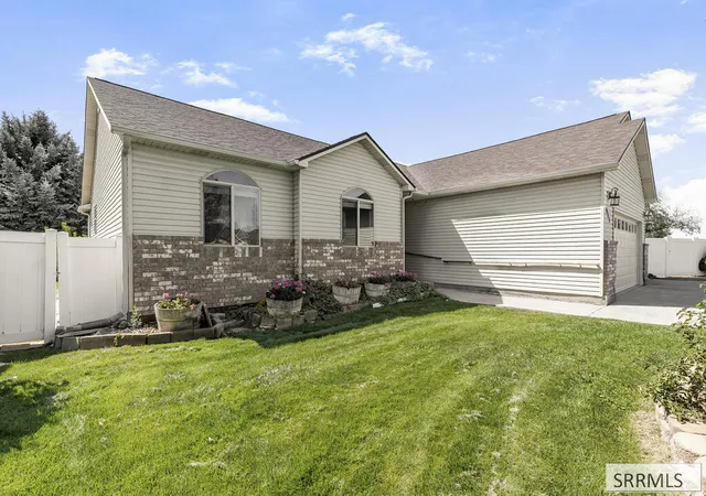 Photo 3 of Single family home for sale at 655 W Dove Cir, Blackfoot, ID 83221 | MLS# 2189116 | Listing updated on 2026-09-10