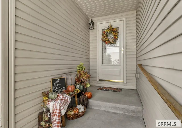 Photo 3 of Single family home for sale at 655 W Dove Cir, Blackfoot, ID 83221 | MLS# 2189116 | Listing updated on 2026-09-10