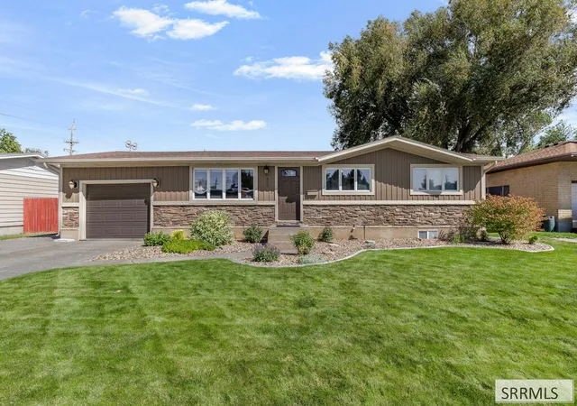 Photo 1 of Sale Pending at 452 Spruce Dr, Idaho Falls, ID 83401 | MLS# 2189092 | Listing updated on 2026-09-11