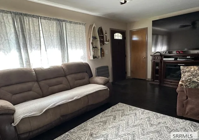 Photo 3 of Single family home for sale at 655 Wayne Ave, Pocatello, ID 83201 | MLS# 2189786 | Listing updated on 2026-10-12