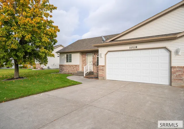 Photo 3 of Multi family home for sale at 1019 S Edinburg Cir, Ammon, ID 83406 | MLS# 2189840 | Listing updated on 2026-10-15