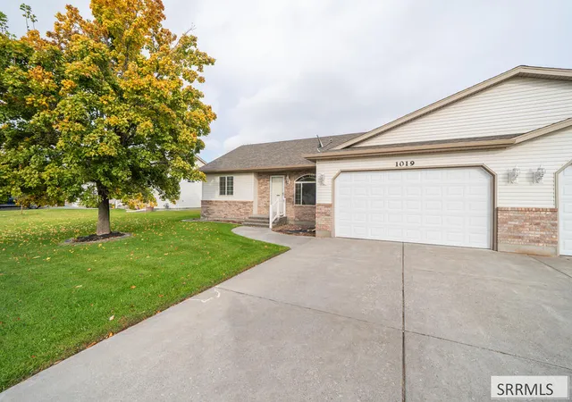Photo 4 of Multi family home for sale at 1019 S Edinburg Cir, Ammon, ID 83406 | MLS# 2189840 | Listing updated on 2026-10-15
