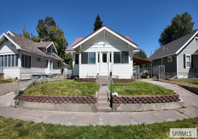 Photo 1 of Single family home for sale at 562 J St, Idaho Falls, ID 83402 | MLS# 2189289 | Listing updated on 2026-10-25