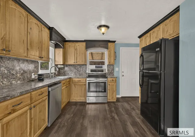 Photo 4 of Single family home for sale at 233 N Fisher Ave, Blackfoot, ID 83221 | MLS# 2189003 | Listing updated on 2026-09-06