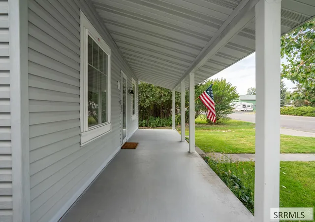 Photo 4 of Single family home for sale at 532 W 4 North, Saint Anthony, ID 83445 | MLS# 2189032 | Listing updated on 2026-09-22