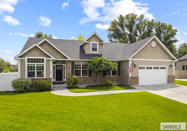 Photo 2 of Single family home for sale at 332 Beulahs Ln, Idaho Falls, ID 83401 | MLS# 2189313 | Listing updated on 2026-10-10