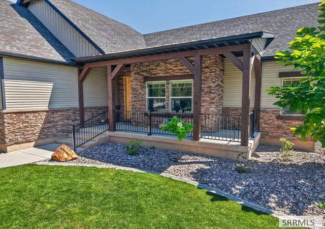 Photo 2 of Single family home for sale at 1408 Stoneridge Dr, Pocatello, ID 83201 | MLS# 2188968 | Listing updated on 2026-09-03