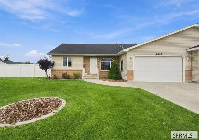 Townhouse for sale at 1298 S Jackson Dr, Ammon, ID 83406 | MLS# 2189484