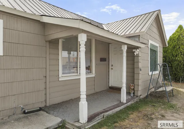 Photo 4 of Single family home for sale at 270 1st Street, Idaho Falls, ID 83401 | MLS# 2189007 | Listing updated on 2026-09-04