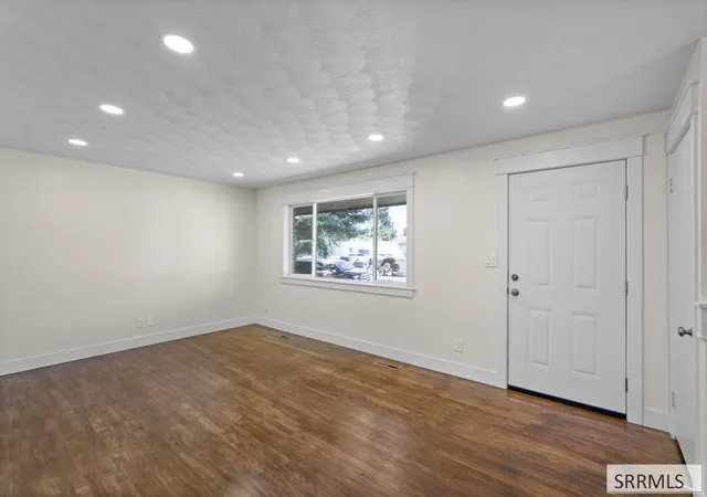 Photo 3 of Single family home for sale at 960 Jefferson Ave, Idaho Falls, ID 83402 | MLS# 2189085 | Listing updated on 2026-09-08