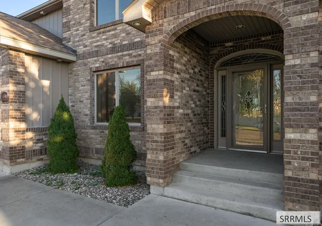 Photo 2 of Single family home for sale at 4690 Pevero Dr, Idaho Falls, ID 83401 | MLS# 2189765 | Listing updated on 2026-10-22