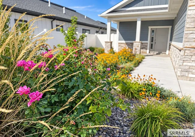Photo 2 of Single family home for sale at 447 Glade Loop, Idaho Falls, ID 83404 | MLS# 2189081 | Listing updated on 2026-09-09