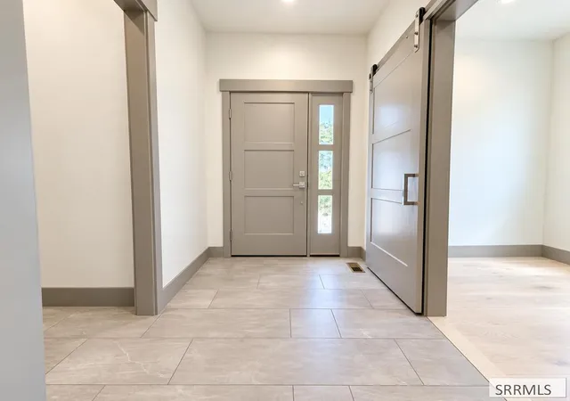 Photo 3 of Single family home for sale at 447 Glade Loop, Idaho Falls, ID 83404 | MLS# 2189081 | Listing updated on 2026-09-09
