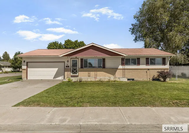 Photo 2 of Single family home for sale at 960 Washburn Ave, Idaho Falls, ID 83402 | MLS# 2189054 | Listing updated on 2026-09-15