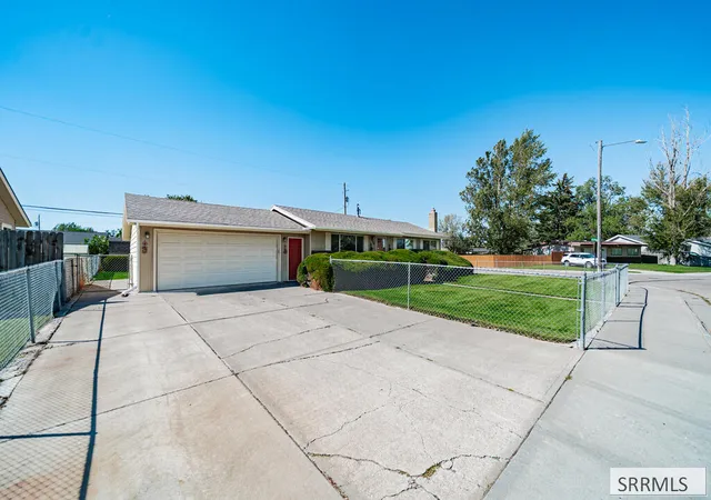 Photo 2 of Single family home for sale at 499 Valley Dr, Idaho Falls, ID 83401 | MLS# 2189149 | Listing updated on 2026-09-11