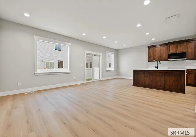Photo 2 of Townhouse for sale at 4765 Hazen Dr, Idaho Falls, ID 83406 | MLS# 2189469 | Listing updated on 2026-10-26