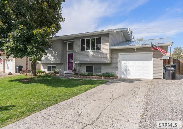 Photo 2 of Single family home for sale at 1980 S Falcon Dr, Ammon, ID 83406 | MLS# 2189384 | Listing updated on 2026-10-07