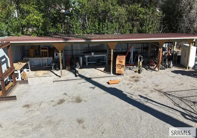 Photo 2 of Single family home for sale at 402 Taft Ave, Pocatello, ID 83201 | MLS# 2189753 | Listing updated on 2026-10-09
