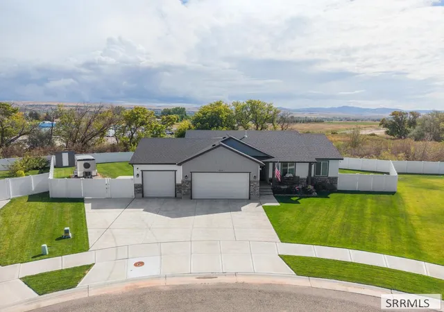 Photo 1 of Single family home for sale at 3272 Conela Cir, Idaho Falls, ID 83406 | MLS# 2189558 | Listing updated on 2026-09-30