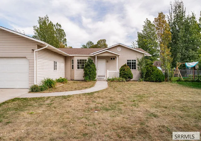 Photo 2 of Single family home for sale at 256 Susan Dr, Rexburg, ID 83440 | MLS# 2189164 | Listing updated on 2026-09-13