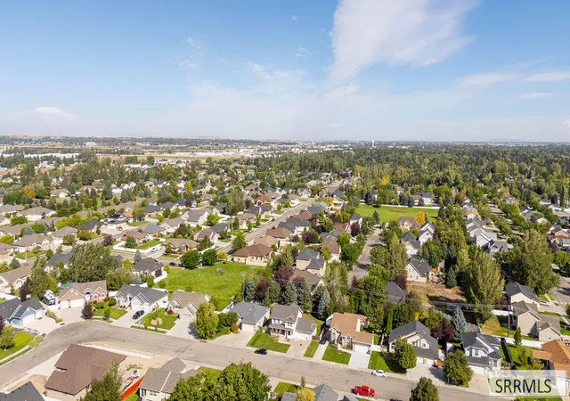 Photo 4 of Sale Pending at 290 Colonial Way, Idaho Falls, ID 83404 | MLS# 2189050 | Listing updated on 2026-09-09