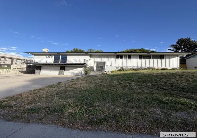 Photo 1 of Single family home for sale at 1607 S Fairway Dr, Pocatello, ID 83201 | MLS# 2189531 | Listing updated on 2026-10-21
