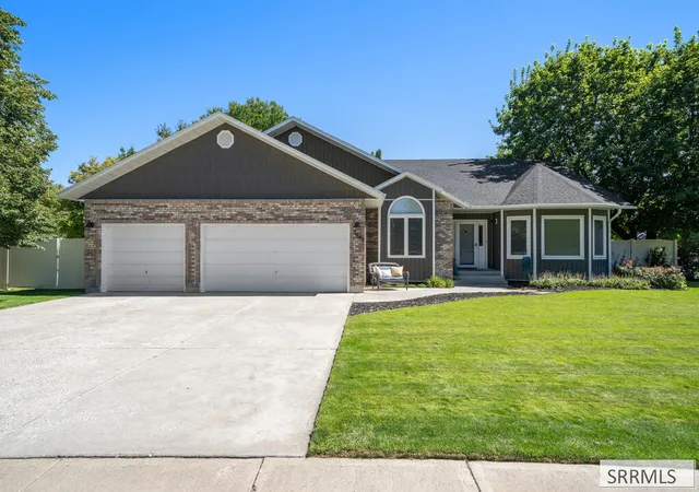 Photo 2 of Single family home for sale at 2649 Waterford Ln, Idaho Falls, ID 83404 | MLS# 2189093 | Listing updated on 2026-09-09