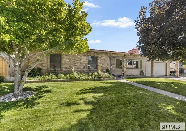 Photo 1 of Single family home for sale at 800 Hansen Ave, Idaho Falls, ID 83402 | MLS# 2189074 | Listing updated on 2026-09-08