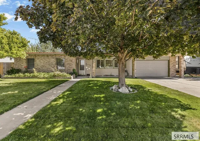 Photo 2 of Single family home for sale at 800 Hansen Ave, Idaho Falls, ID 83402 | MLS# 2189074 | Listing updated on 2026-09-08